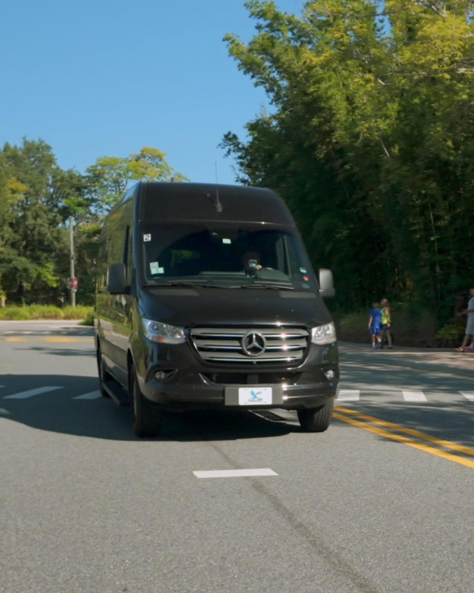 Contenido visual para redes sociales de Fly Guy Transport en Orlando